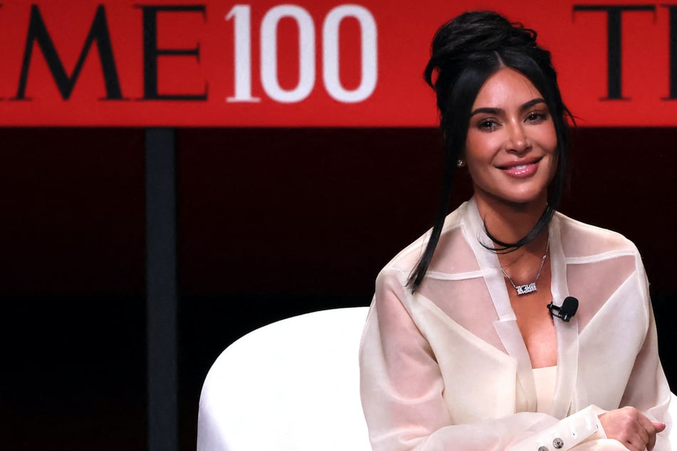 Kim Kardashian drops SKIMS' first-ever face wrap!