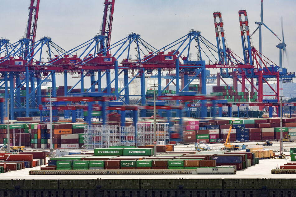 Die Containerreederei MSC will beim Hamburger Hafenlogistiker HHLA einsteigen. (Symbolbild)