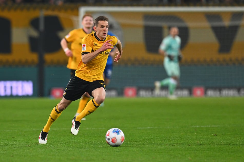 Niklas Hauptmann ist der Mann der Stunde bei Dynamo Dresden, erzielte in den letzten zwei Spielen vier Treffer. Doch ihm droht die Gelbsperre.