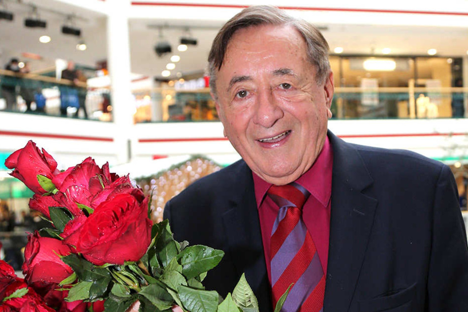 Welcher Frau wird Richard Lugner (86) wohl künftig rote Rosen schenken?
