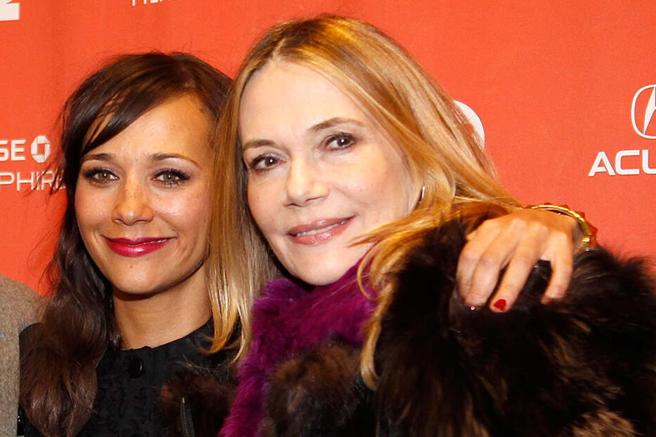 Peggy Lipton (✝72, r.) hinterlässt ihre beiden Töchter Kidada und Rashida (l.).