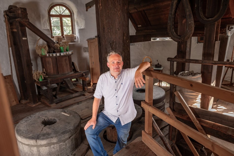 Betreiber Torsten Lein (51) öffnet am Sonntag die Türen der Gohliser Windmühle.