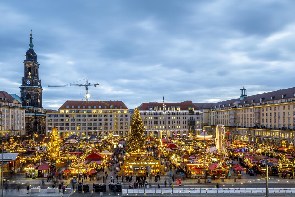 Blick auf den Dresdner Striezelmarkt.