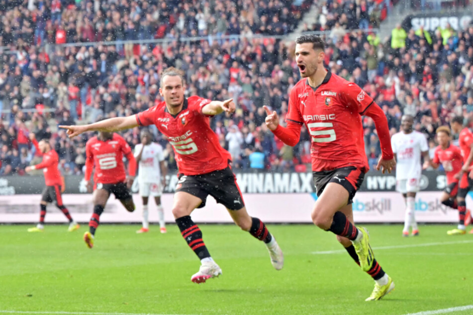 Bislang ging Martin Terrier (r.) für Stade Rennes auf Torejagd. Seit ein paar Tagen steht er bei Bayer 04 unter Vertrag.