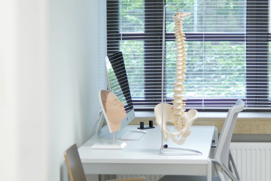 Die Acupotomy verfolgt einen ganzheitlichen Therapieansatz und ist eine moderne Behandlungsmethode.