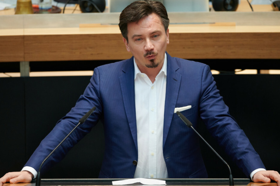 Marcel Luthe spricht im Berliner Abgeordnetenhaus.