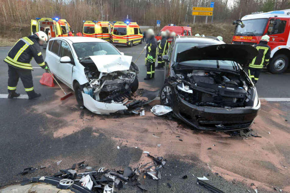 An der A4-Anschlussstelle Wüstenbrand. Dort prallten zwei Pkw aufeinander.