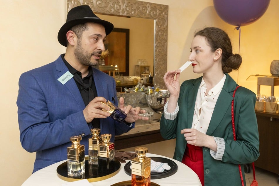 Parfümeur Mirko Lo Bianco (41) aus Palermo überraschte die Geburtstagsgäste mit exquisiten Düften.