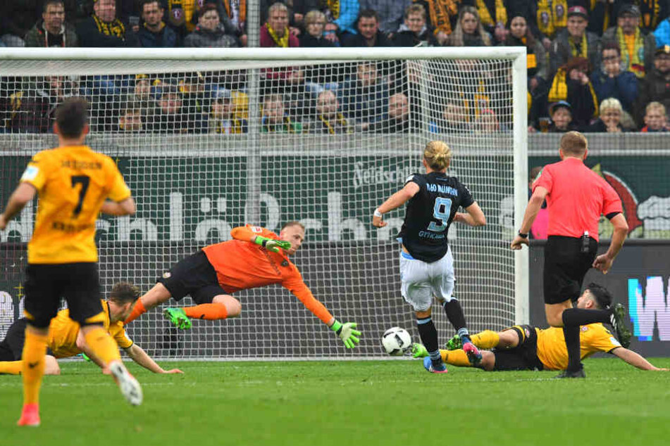 Hier schlägt es zum 0:1 durch den Dänen Gytkjaer ein.
