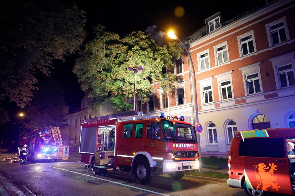 Die Feuerwehr wurde am späten Montagabend zu einem Wohnungsbrand gerufen.