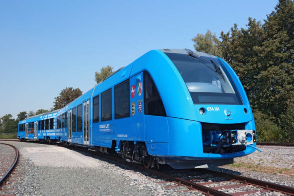 Premiere auf sächsischen Gleisen: Am Donnerstag fährt erstmals ein mit Wasserstoff und Brennstoffzellen angetriebener Zug von Leipzig nach Grimma und zurück.