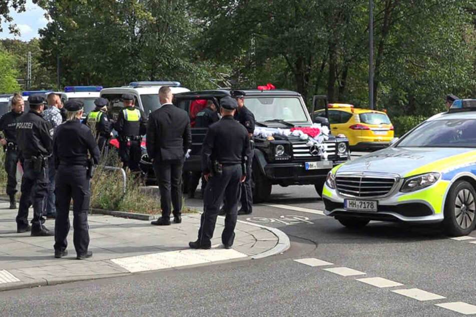 Die Polizei stoppte den Hochzeitskorso mit einem Großaufgebot.