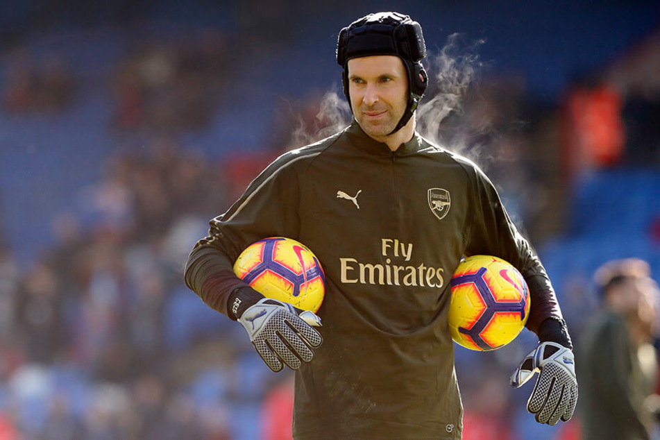Der tschechische Fußball-Torhüter Petr Cech wird seine Karriere zum Saisonende beenden.
