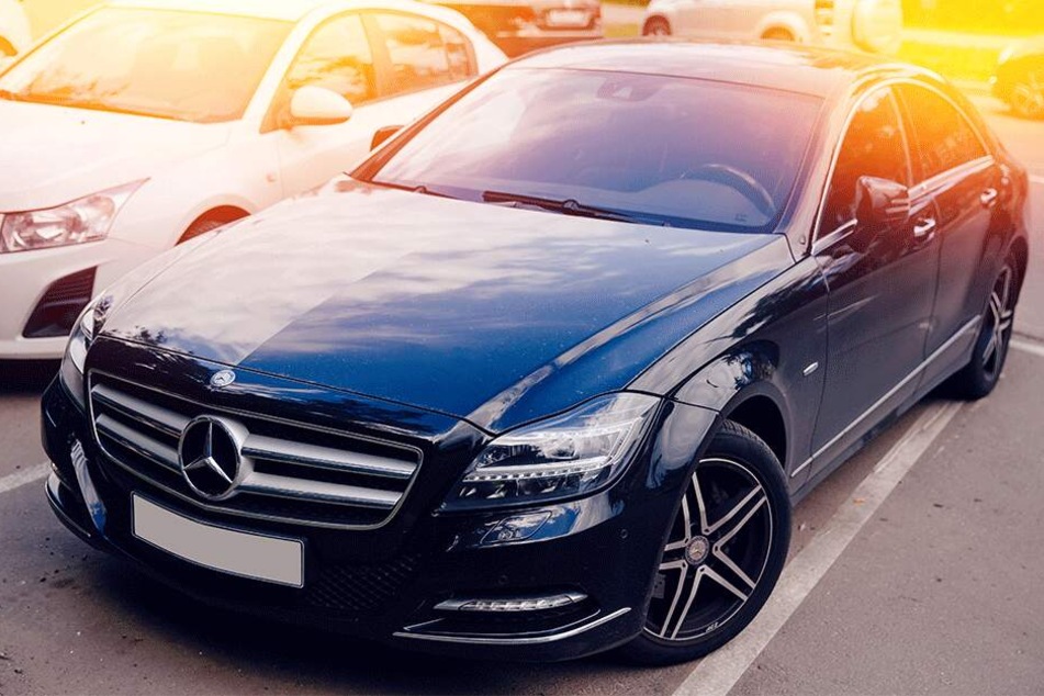 Der Mercedes der Oma stand mitten in der Nachmittagssonne, doch das Kind war wohlauf. (Symbolbild)