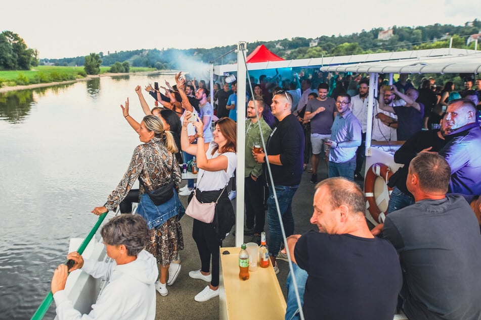 Den "Disko Total"-Rave gibt es zum Stadtfest-Freitag auf der Elbe.