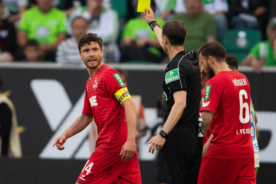 Jonas Hector (28) und drei weiteren Spielern des 1. FC Köln droht nach der nächsten Gelben Karte eine Sperre.