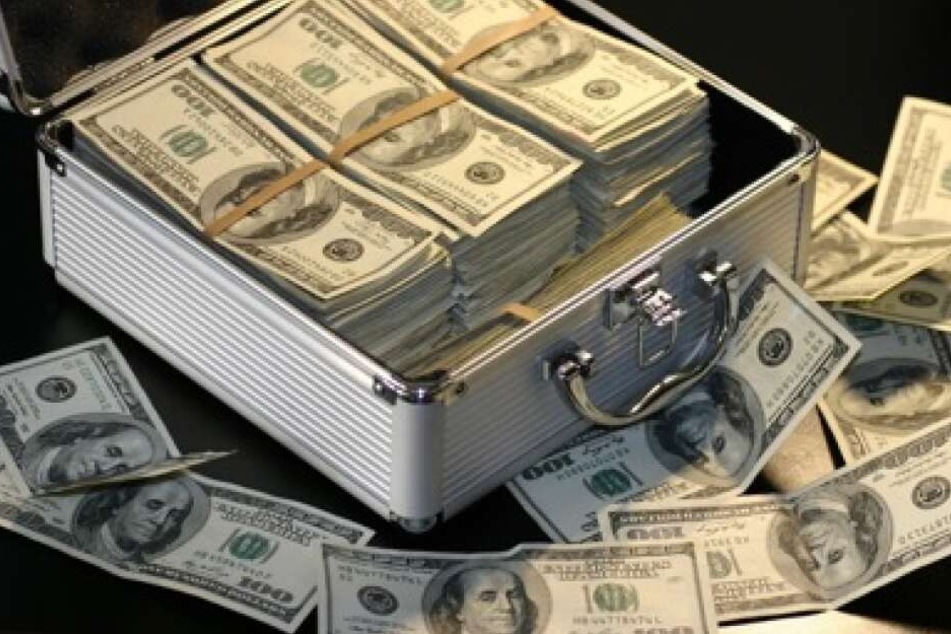 Hossein Ensan ist erst der zweite deutsche Poker-Weltmeister der Geschichte und kassierte zehn Millionen US-Dollar Preisgeld.