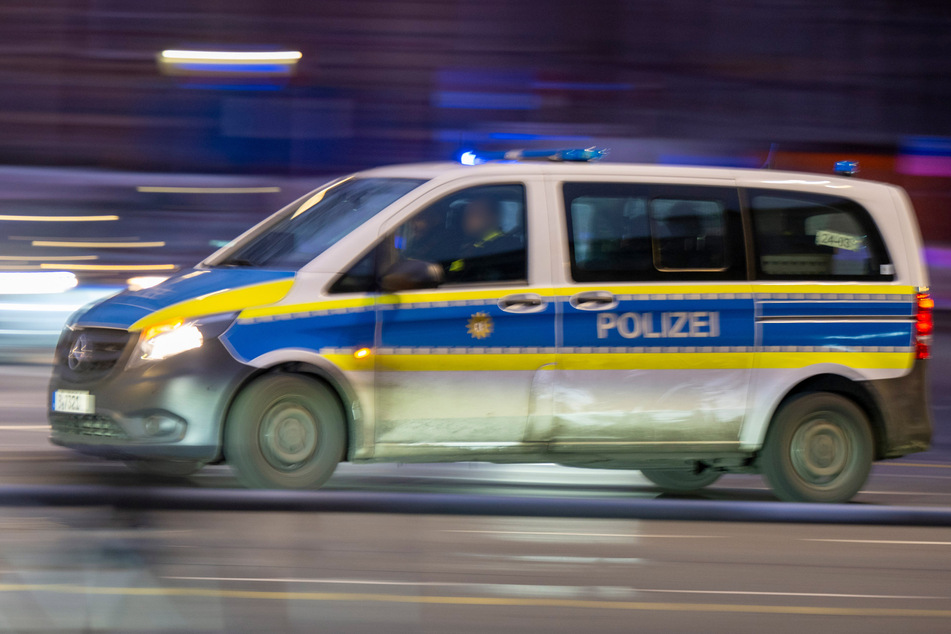 Nach einem bewaffneten Raubüberfall auf einen Lebensmittel-Großhandel ist die Berliner Polizei am Dienstag nach Charlottenburg gerufen worden. (Symbolbild)