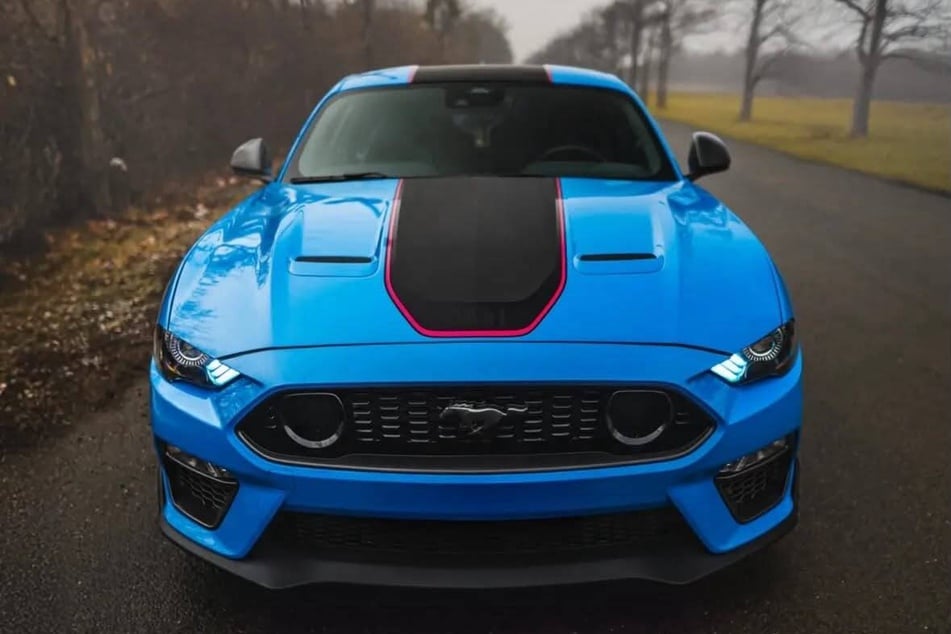 Den Mustang hatte sich Josi von dem Entschädigungsgeld aus einem früheren Unfall gekauft, bei dem sie als Mitfahrerin betroffen war.