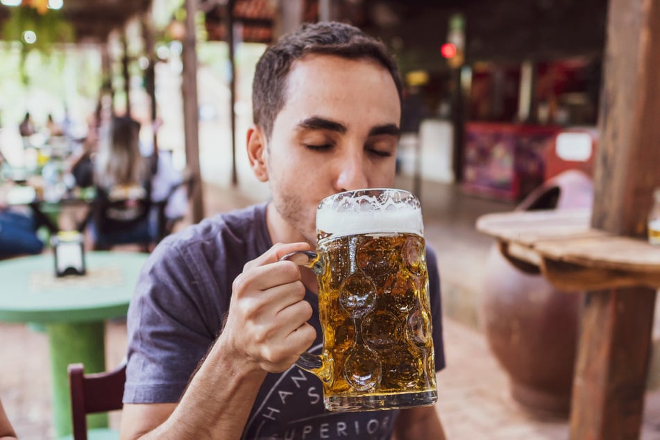Alkohol im Sommer: Darum sind Wein und Bier keine gute Wahl