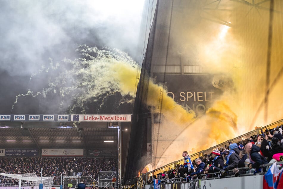 Die XXL-Pyroshow der Dynamo-Fans in Kiel geht auf die Kosten des eigenen Klubs.