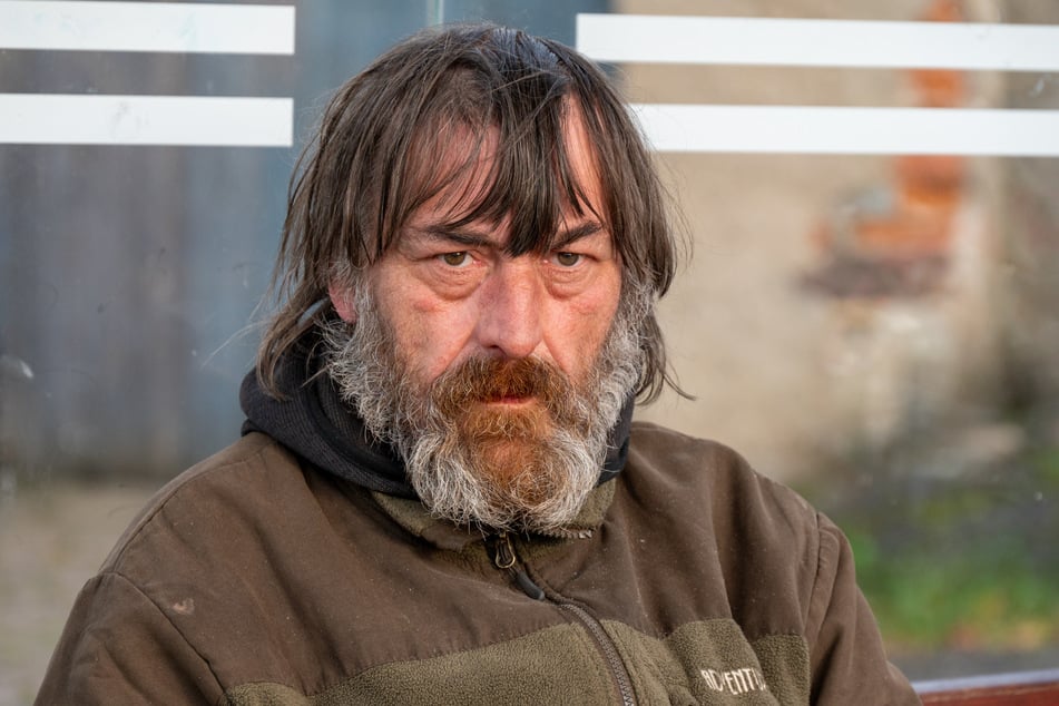 Jens Kloß (56) tuvo que salir de su apartamento y ahora vive en la calle.