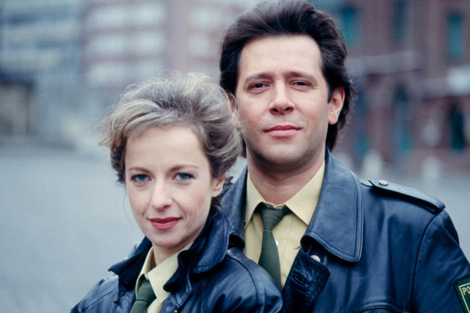 Erstmals war Jan Fedder (rechts) im Großstadtrevier im Oktober 1992 an der Seite von Mareike Carrière († 59) zu sehen. (Archivbild)