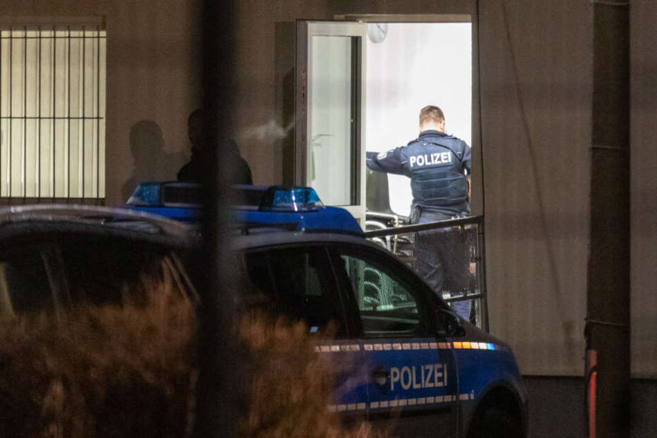 Die Polizei rückte an, ermittelt nun, wie es zu der Schlägerei kommen konnte.