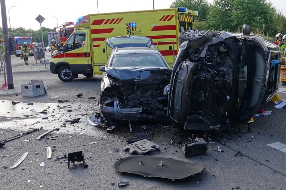 Zwei Verletzte nach schwerem Verkehrsunfall im Dresdner Süden