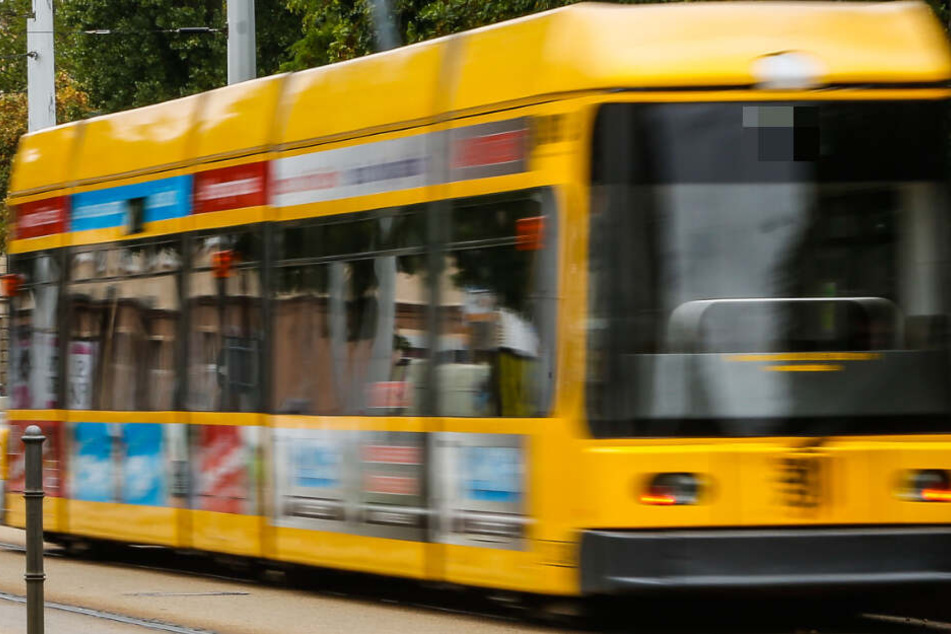 In einer Tram, die in Richtung Gorbitz fuhr, wurde das Paar zum Opfer eines Diebstahls. (Archivbild).