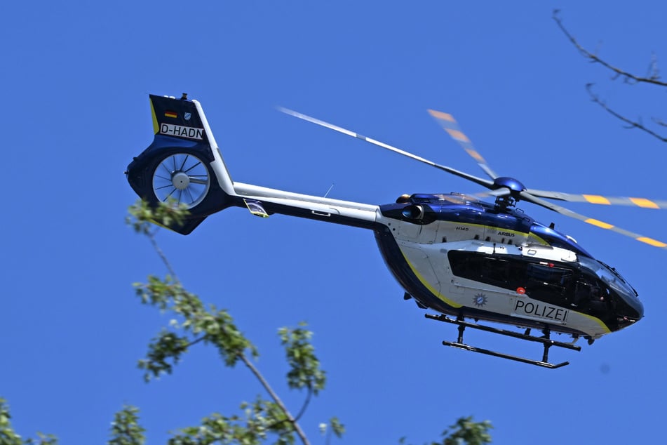 Bei der Fahndung in München kam auch ein Hubschrauber der Polizei zum Einsatz. (Symbolbild)