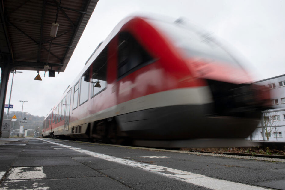Der Vorfall geschah in einer Regionalbahn. (Symbolbild)
