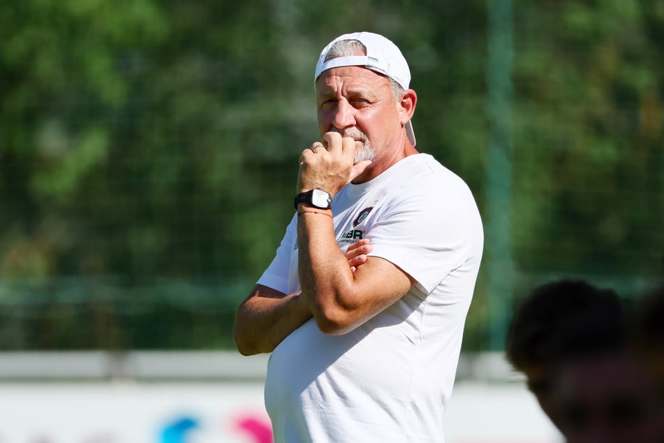 Aue-Trainer Pavel Dotchev (58) kann der Niederlage gegen Meuselwitz trotzdem etwas abgewinnen.