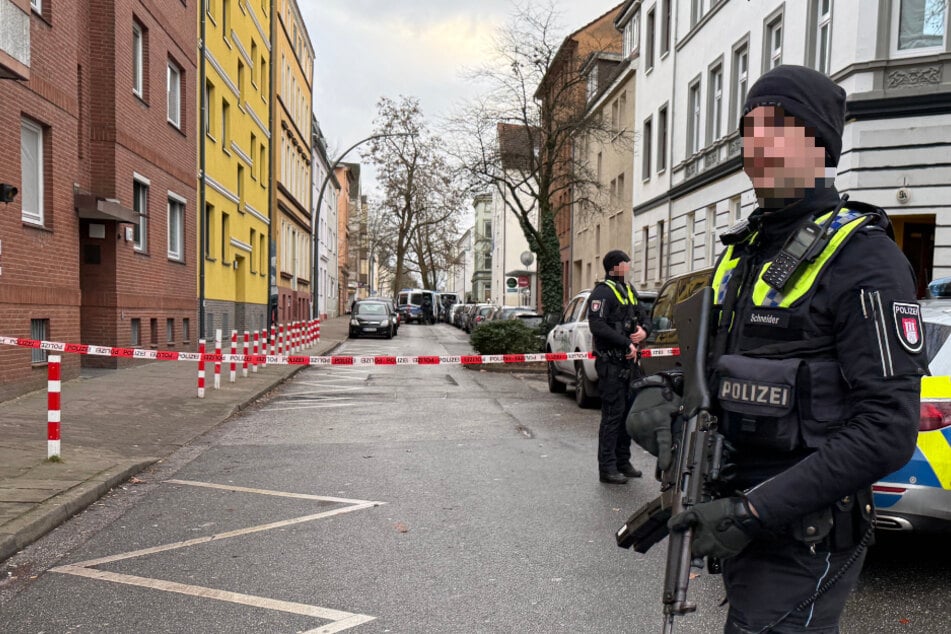 Bedrohungslage in Hamburg? Schwer bewaffnete Kräfte im Einsatz