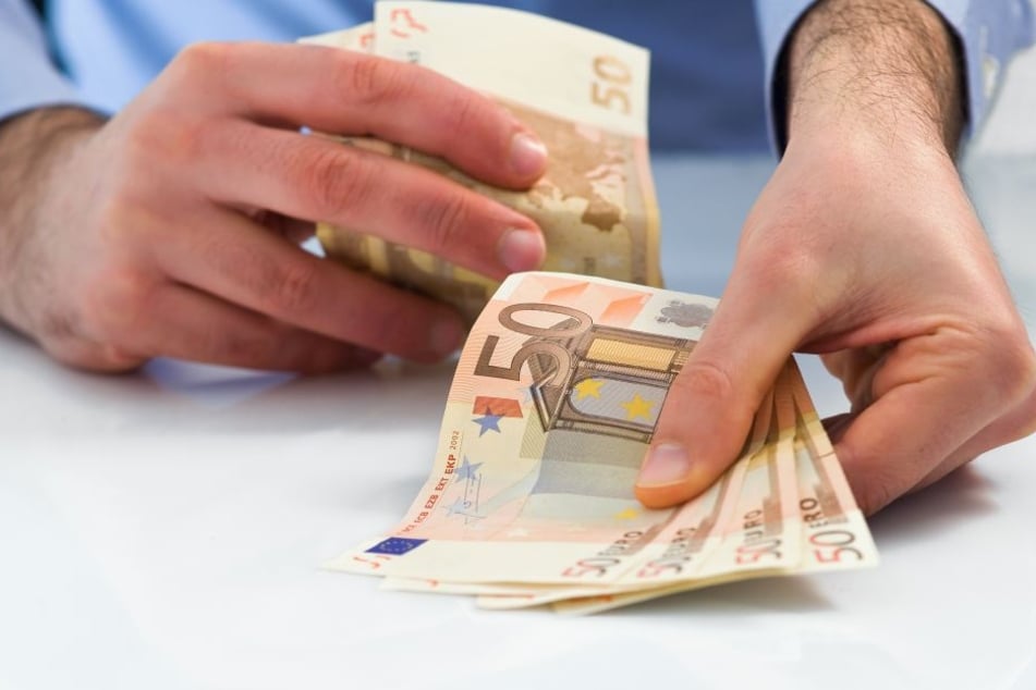 Arbeitnehmer in NRW können sich von ihrem Lohn mehr leisten als im Vorjahr (Symbolbild).