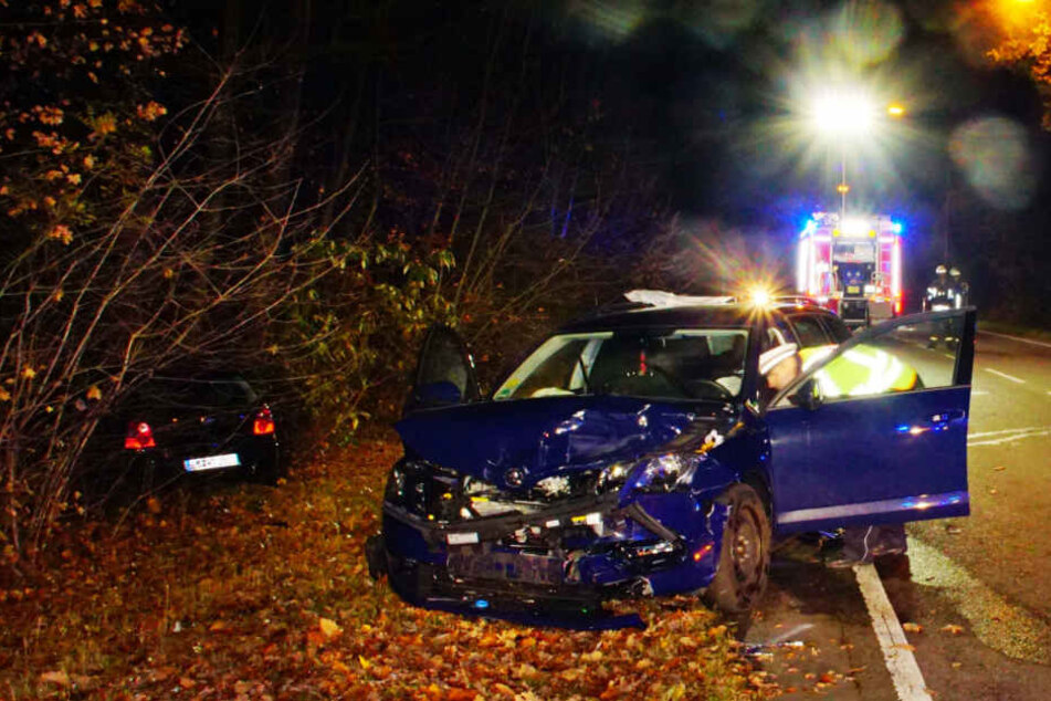 Beide Fahrer wurden in umliegende Krankenhäuser eingeliefert.