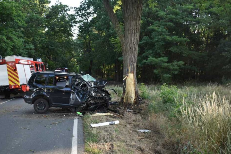 Bei einem Unfall am Montagmorgen ist ein 57-Jähriger VW-Fahrer verstorben.