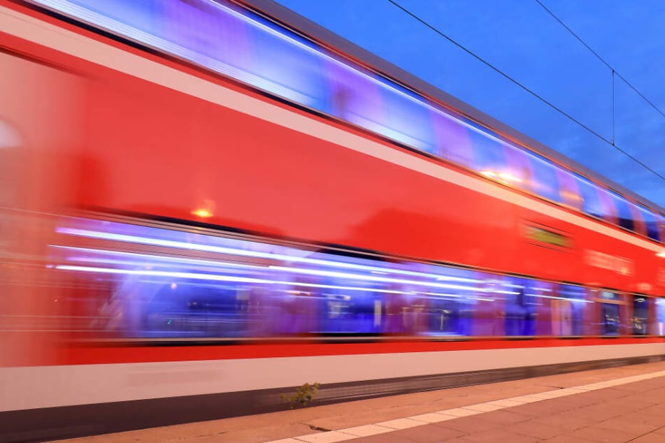 Messer-Attacke in Vaihingen an der Enz: 18-Jähriger schwer verletzt. (Symbolbild)