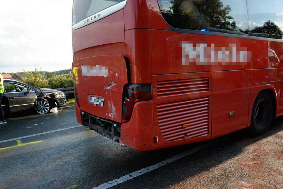 Auch ein Reisebus war verwickelt.