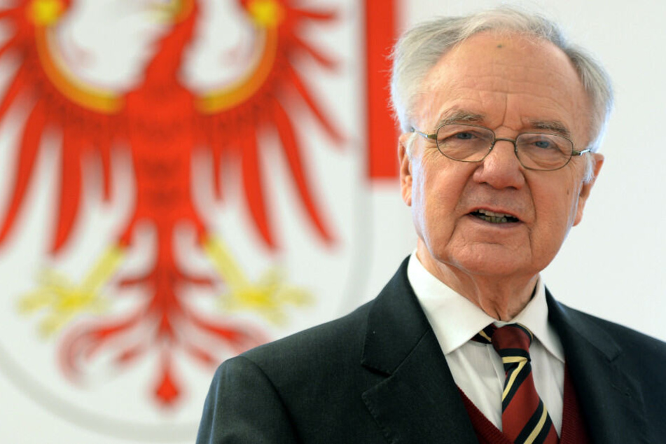 Manfred Stolpe hat den Kampf gegen den Krebs verloren.
