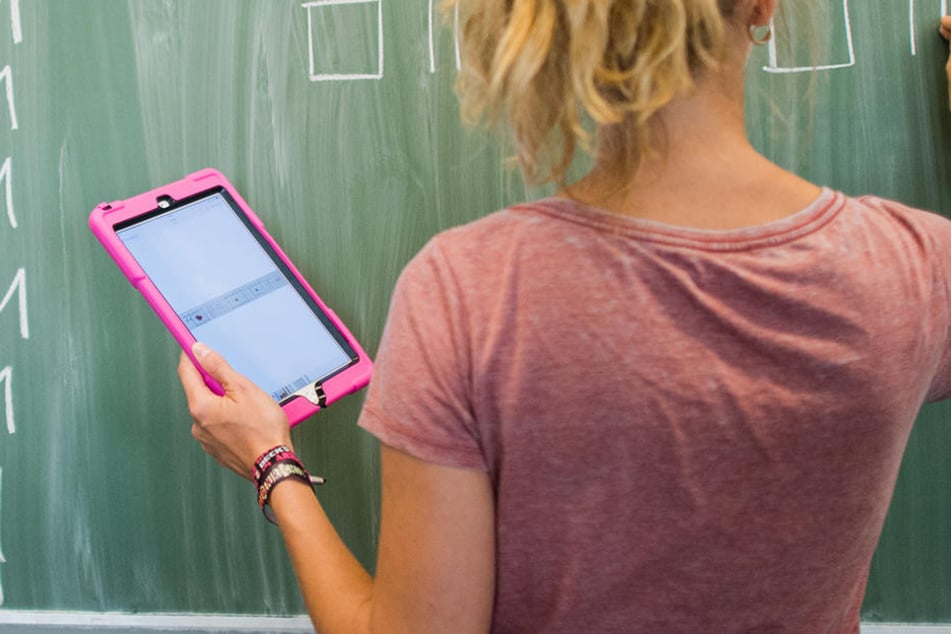 Die Lehrerin sei "umgehend" aus dem Schuldienst entlassen worden (Symbolbild).
