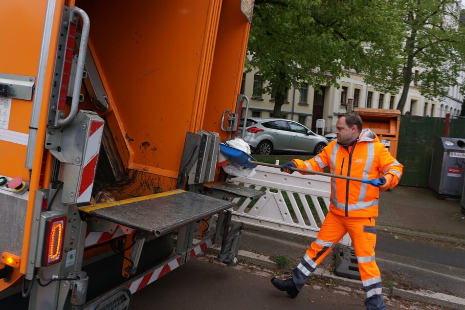 Alexander Dierks (38, CDU) machte 2024 ein Praktikum bei der Stadtreinigung.