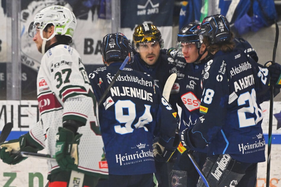 Nach einem 0:2-Rückstand drehten die Eislöwen souverän die Partie.