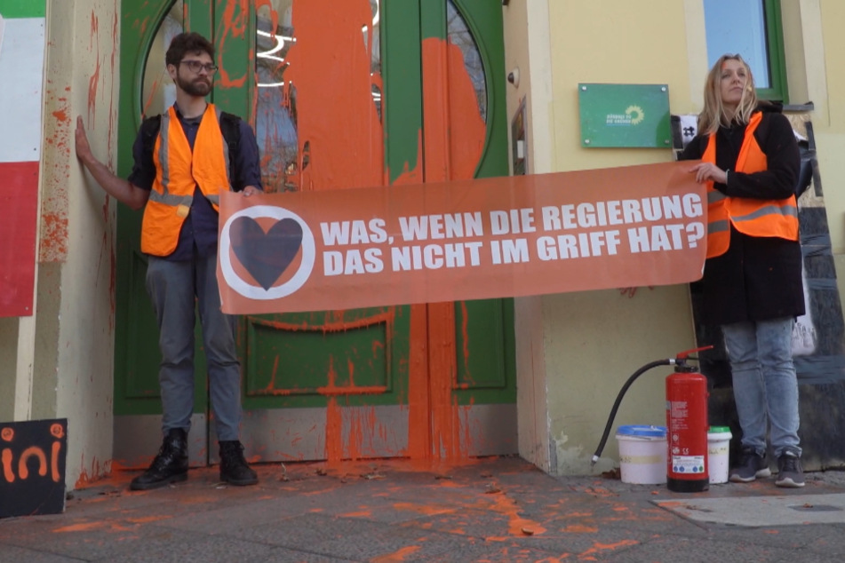 Klimaaktivisten protestierten jüngst vor der Parteizentrale der Grünen in Berlin. (Archivbild)