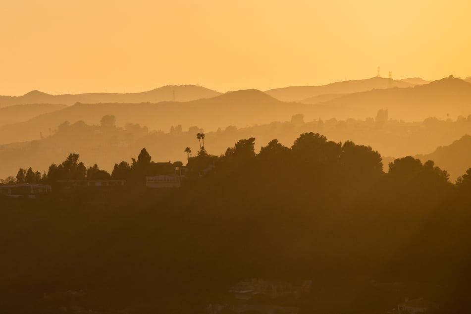 Record-breaking heat wave scorches western US
