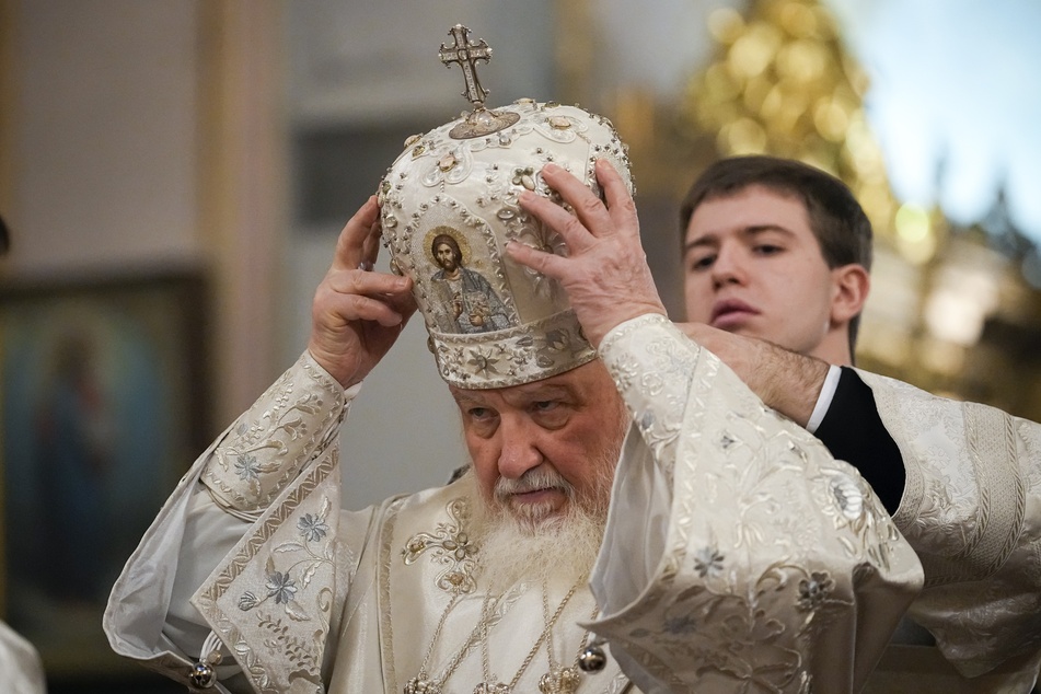 Das Oberhaupt der russisch-orthodoxen Kirche, Patriarch Kyrill I. (76) bereitet sich auf einen Gottesdienst in der Epiphanias-Kathedrale anlässlich des Dreikönigsfestes vor.