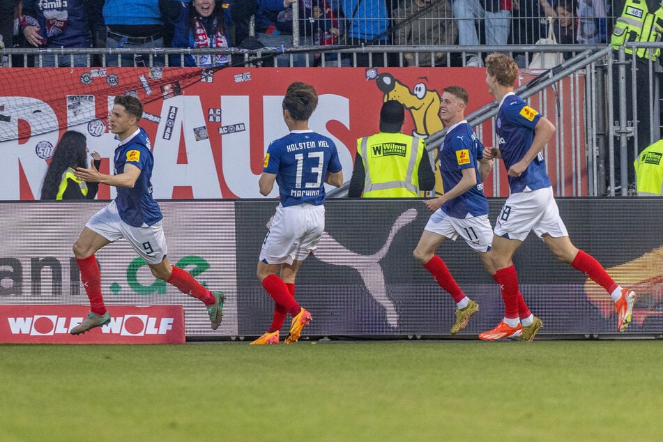 Benedikt Pichler (l.) brachte die KSV nach nicht einmal zwei Minuten in Front.