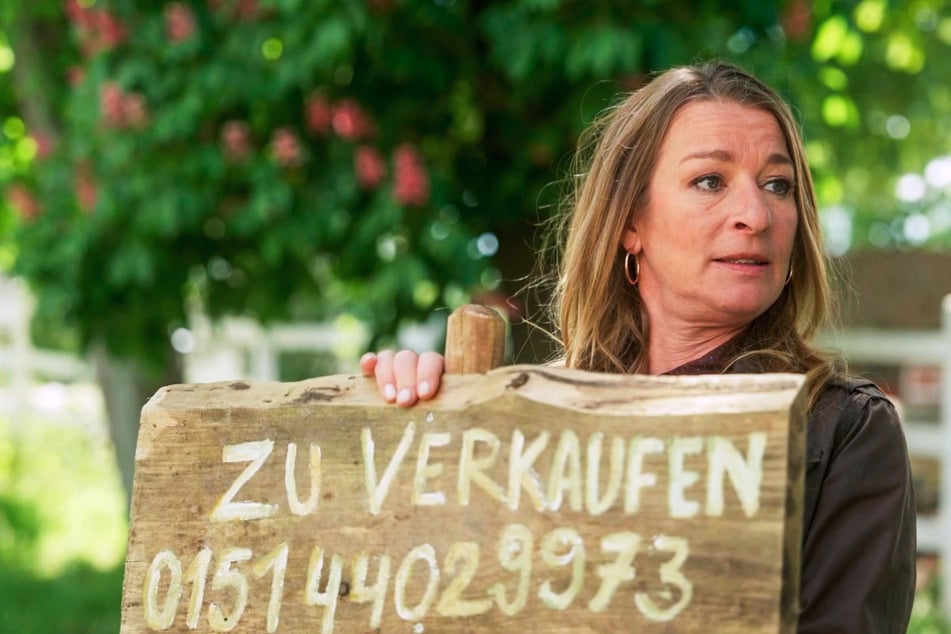 Carla will den Ponyhof mit allen Mitteln kaufen.