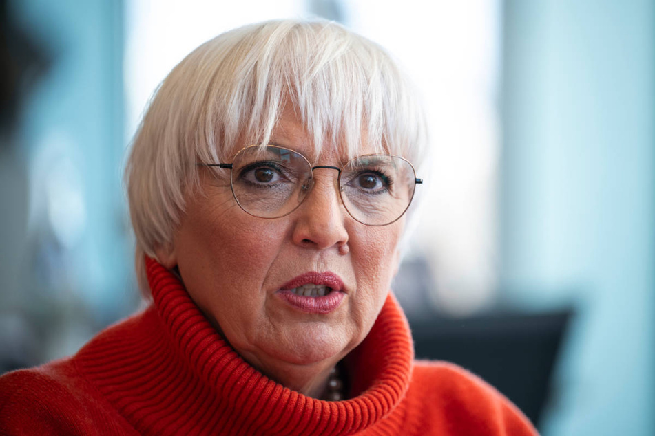 Kulturstaatsministerin Claudia Roth (68, Grüne) begrüßt rechtsstaatliche Konsequenzen für die Urheber der Hasstiraden.