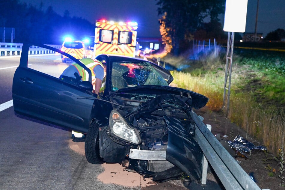 Ein Opel-Fahrer hat am Donnerstagmorgen einen schweren Unfall auf der A14 verursacht. Der Mann soll als Geisterfahrer auf der Autobahn unterwegs gewesen sein.